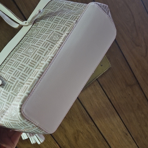 NWT Anne Klein Beige Patterned Tote - Picture 8 of 10